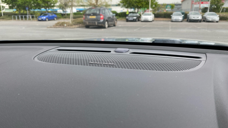 Volvo Xc40 1.5 T5 Recharge PHEV Ultimate Dark 5dr Auto Estate